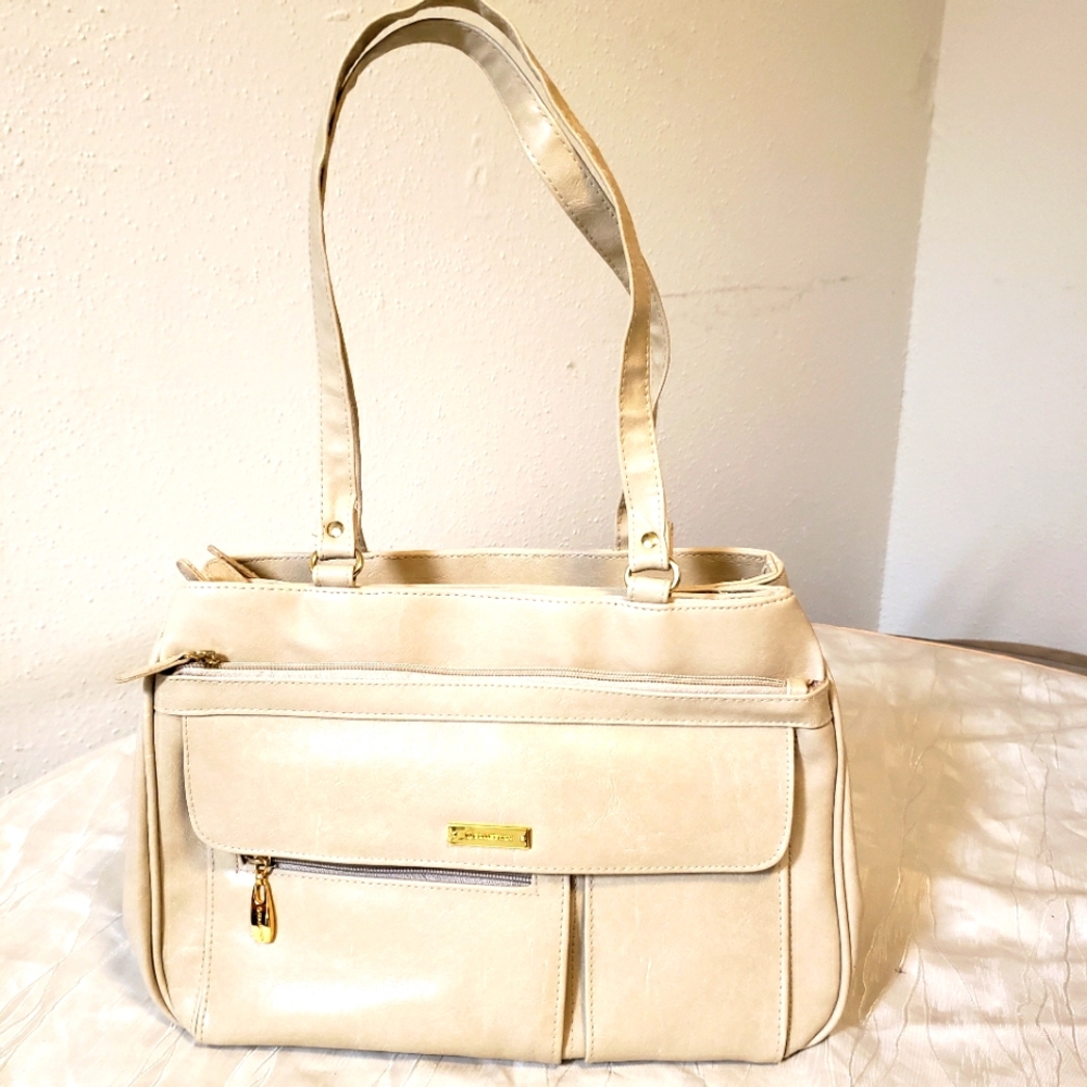 Collection leather shoulder bag - Picture 11 of 11